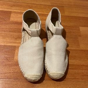 Tory Burch sandals, size 7.5 , excellent condition wore only ones.